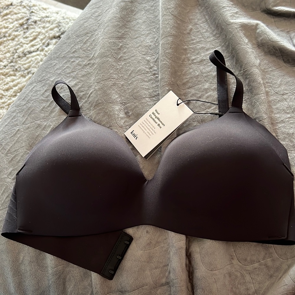 NWT - Knix wingwoman contour wireless bra